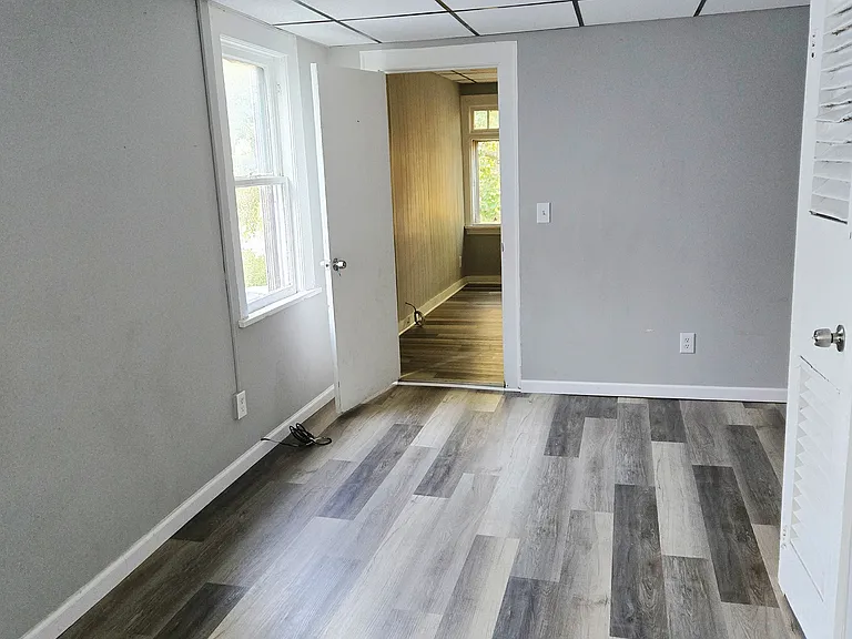 25 Stuyvesant St #2L — Photo 4