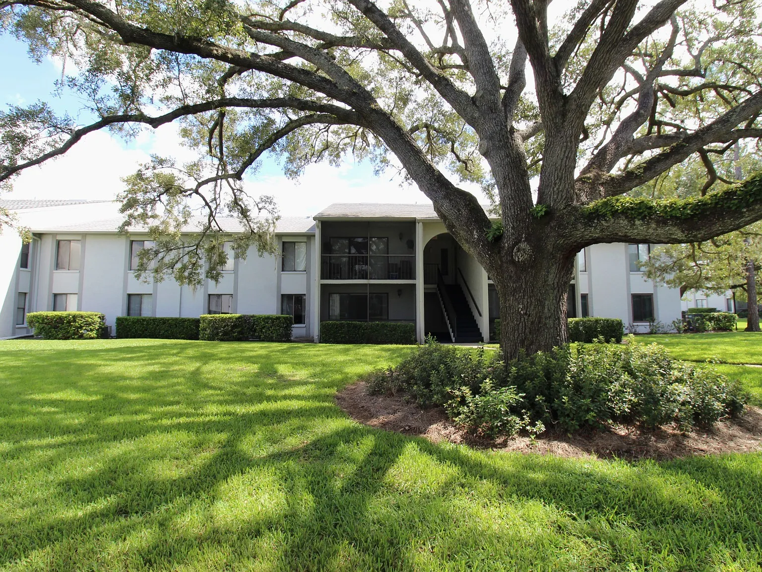 2 bed, 1025 sqft, $1,495 — Photo 3