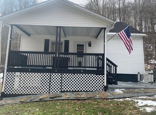 2205 Saylor School Rd, Hollsopple, PA 15935