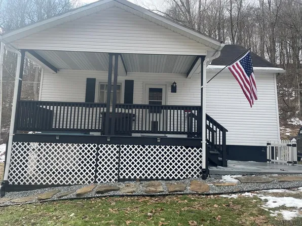 2205 Saylor School Rd, Hollsopple, PA 15935