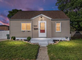 22901 Pleasant St, Saint Clair Shores, MI 48080