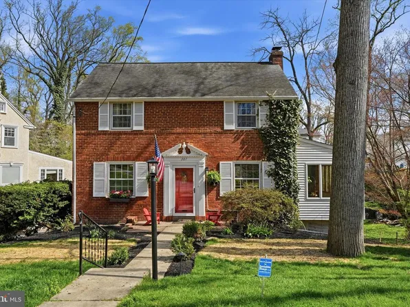 307 Valley Rd, Havertown, PA 19083