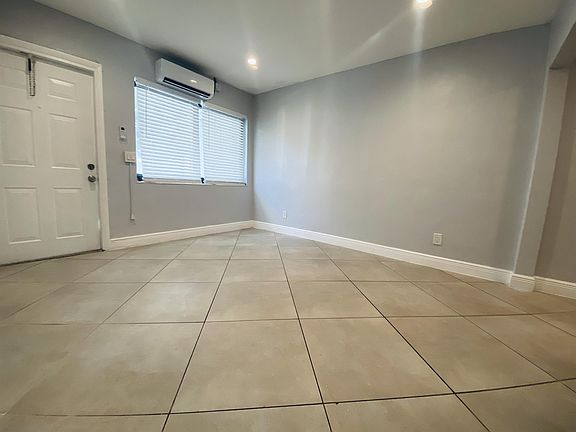 3rd image of 831 NW 5th Ave APT 2