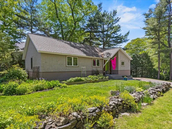 1088 Shore Road, Cape Elizabeth, ME 04107