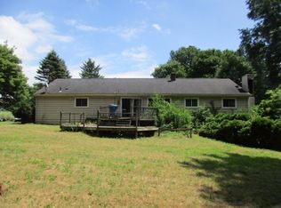 1040 Oak Tree Rd, Akron, OH 44320