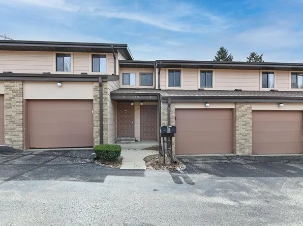 315 Cheviot Chase #4, Waukesha, WI 53186