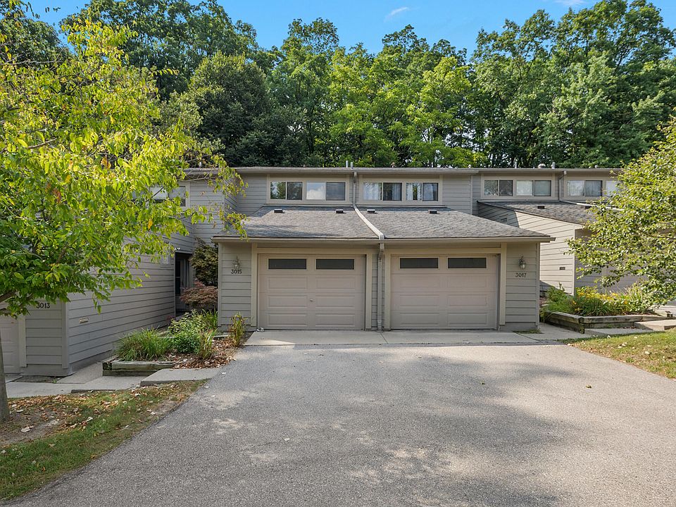 1st image of 3015 Lakehaven Dr