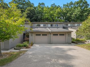 3015 Lakehaven Dr, Ann Arbor, MI 48105