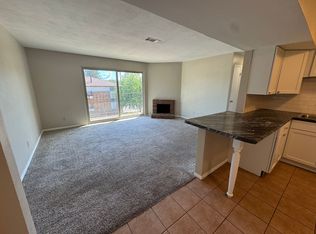 3021 4th St #9, Moline, IL 61265