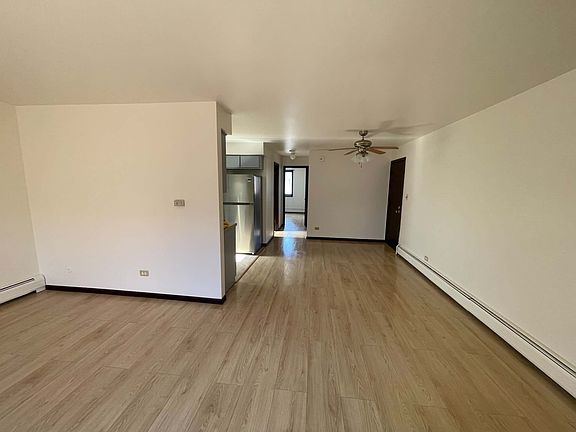 3rd image of 15725 Thomas Ln APT 2BL