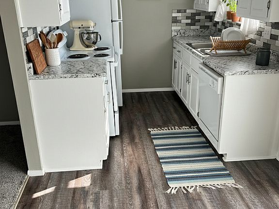 2nd image of 2919 S George Washington Blvd #2931-4