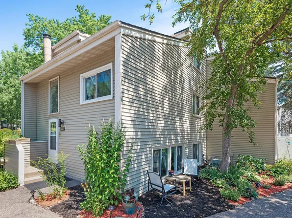 5577 E Bavarian Pass, Minneapolis, MN 55432