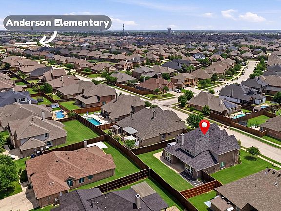 3rd image of 2217 Riviera Dr