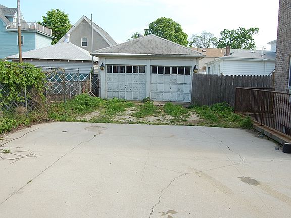3rd image of 250 Graff Ave
