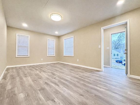 3rd image of 1413 College St