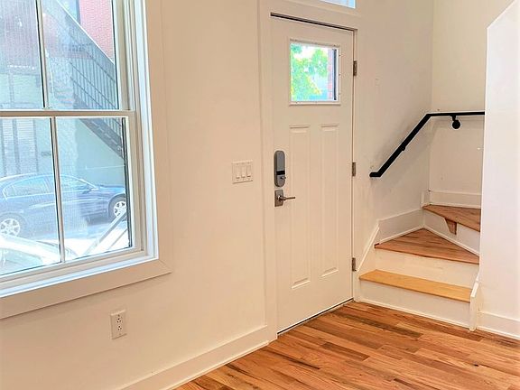 5th image of 209 W Norris St