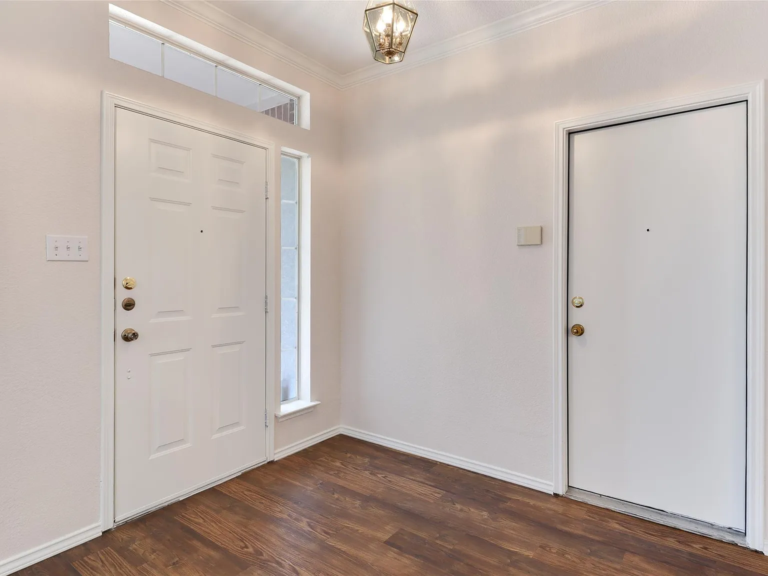 5 bed, 3.5 bath, 3528 sqft, $2,595 — Photo 4