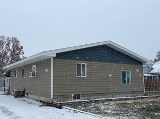 716 6th St SE, Sidney, MT 59270