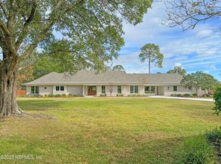 8165 Hollyridge Rd, Jacksonville, FL 32256