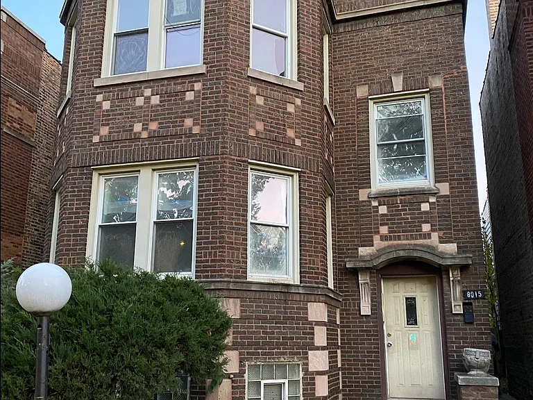 8015 S Saint Lawrence Ave #2 — Photo 1
