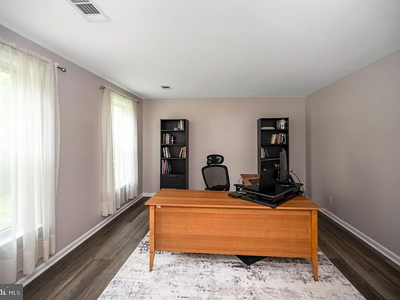 5th image of 113 Plantation Ln