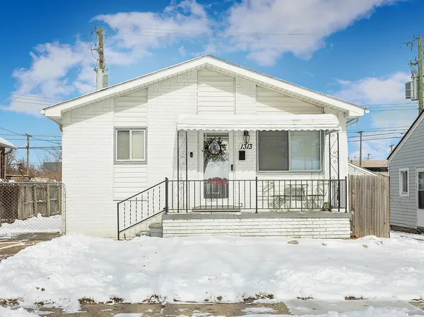 1313 E Goulson Ave, Hazel Park, MI 48030
