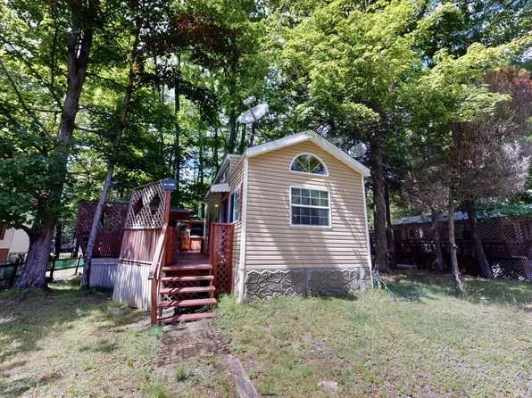 Wl 735 Lake Dr N, Gouldsboro, PA 18424