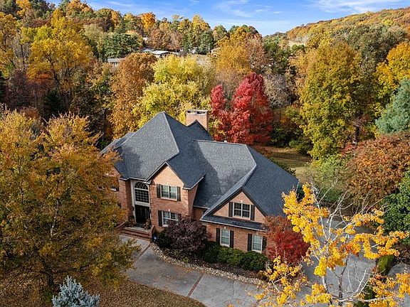 3rd image of 1050 NW Saint Ives Ct
