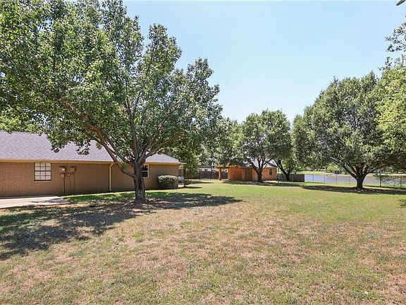 3rd image of 140 N Forest Ln