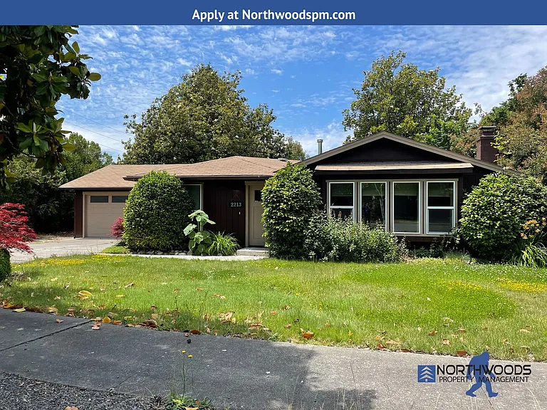 2213 Greenbrook Dr — Photo 2