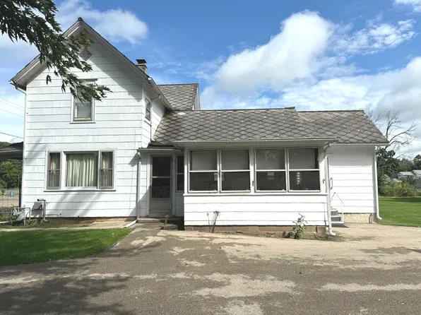 330 N Washington St, Tiskilwa, IL 61368