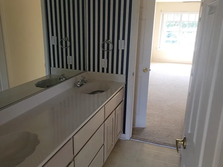 4530 Oso Pkwy — Photo 10