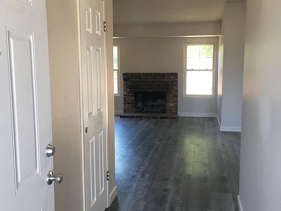 3rd image of 8161 Steinbeck Way