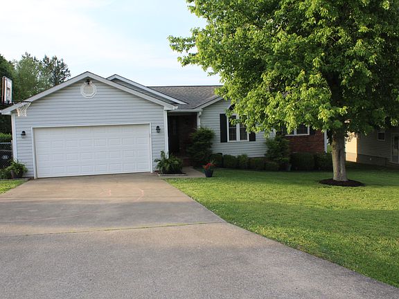 2nd image of 290 Hillington Dr