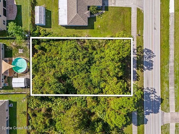 3rd image of 3478 Jupiter Blvd SE