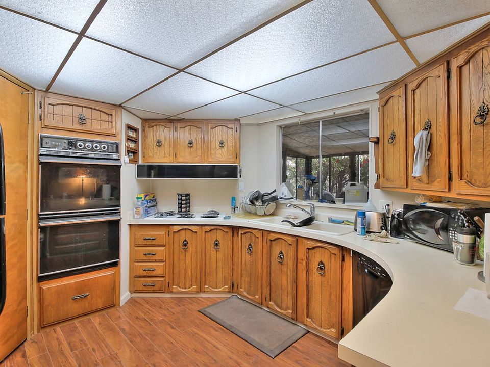 1st image of 176 Chateau La Salle Dr