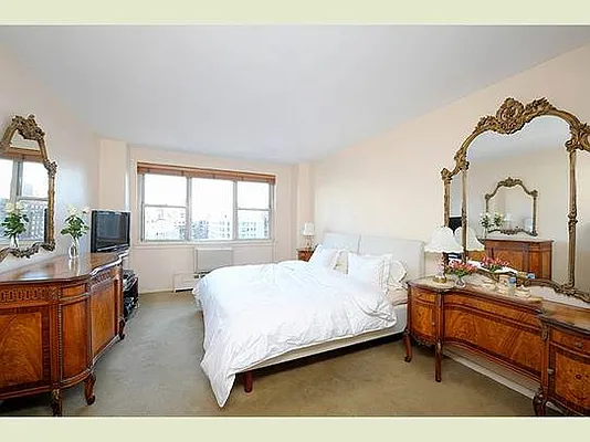 Sold by Stribling | media 16