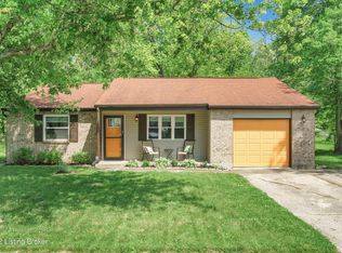 4711 Lunenburg Dr, Worthington Hills, KY 40245