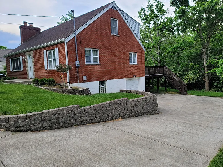 517 Greenlawn Dr — Photo 17