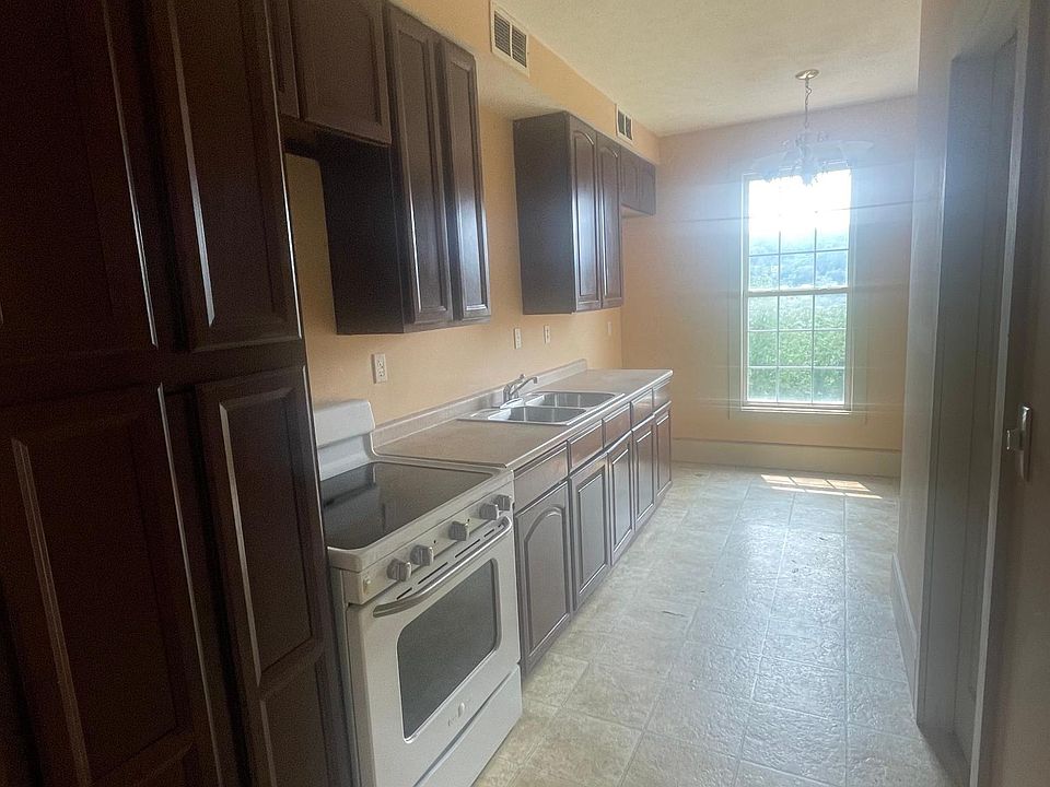 339 W Main St B, Grafton, WV 26354 Zillow