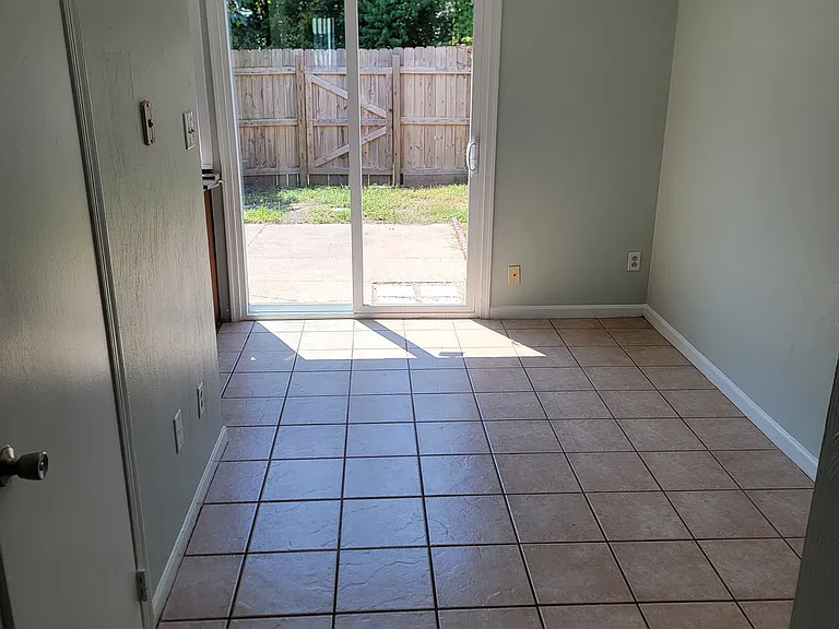 1337 Green Cedar Ln — Photo 4