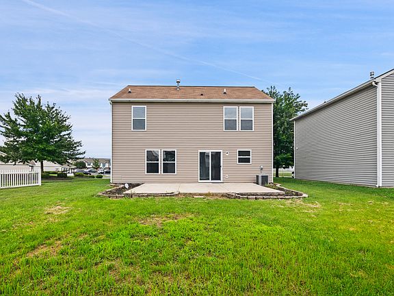 3rd image of 1364 Ellington Dr