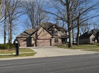 209 Yorkshire Blvd E, Cumberland, IN 46229