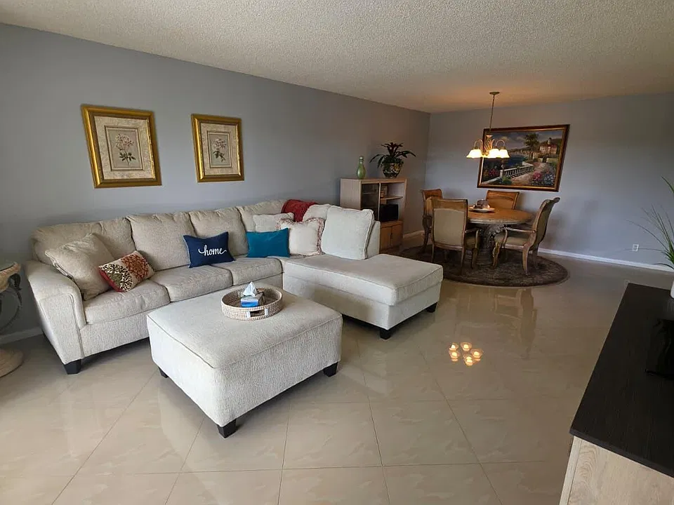 2238 N Cypress Bend Dr #604