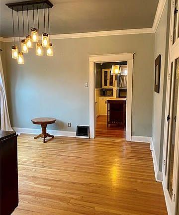 4th image of 9415 Sterling Pl