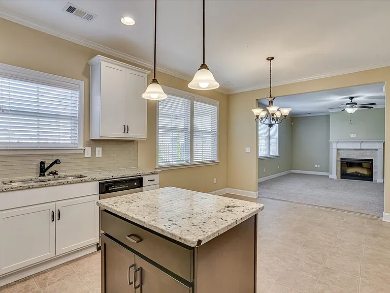 5515 Meghan Ln — Photo 16