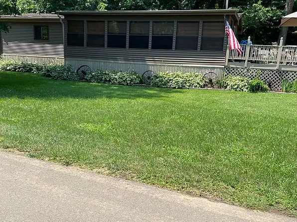 39738 Hotita Dr, Bellevue, IA 52031