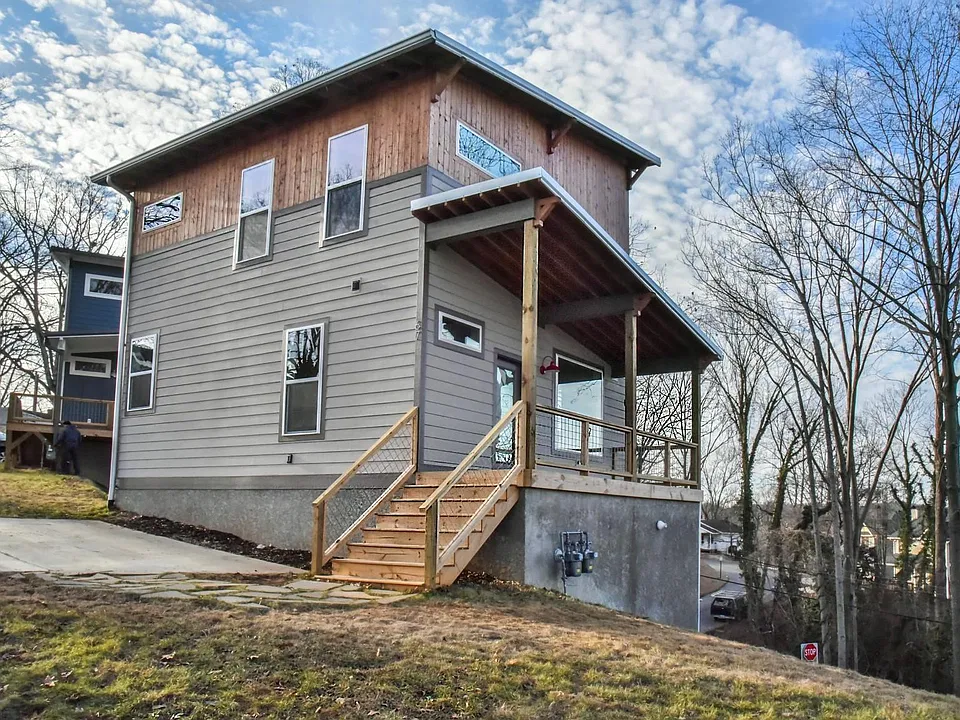 67 Logan Ave
