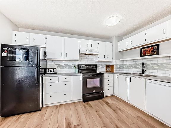 3rd image of 700 NW Allen St SE #507