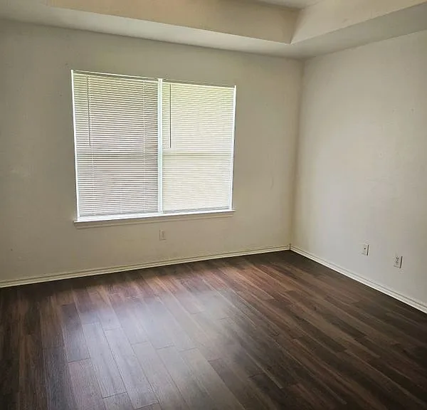 1512 Parrot Ct — Photo 5